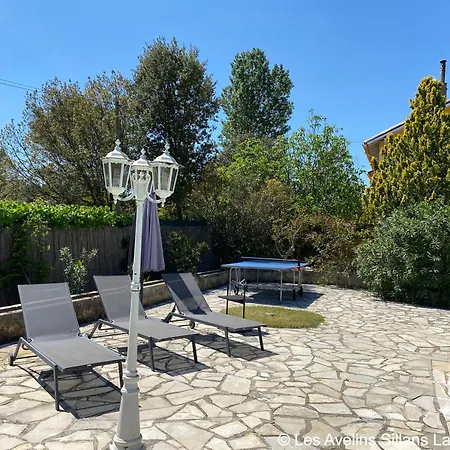 Avec Piscine Privative Sur 1500m2 De Terrain Proche Cascade De Verdon *